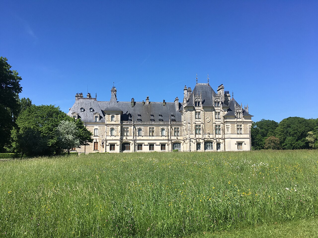 Château de Menetou-Salon dans le Haut Berry